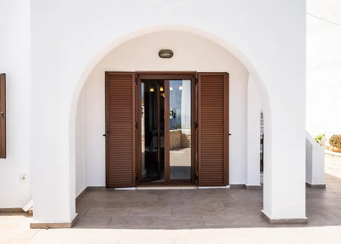 The House νάξος *